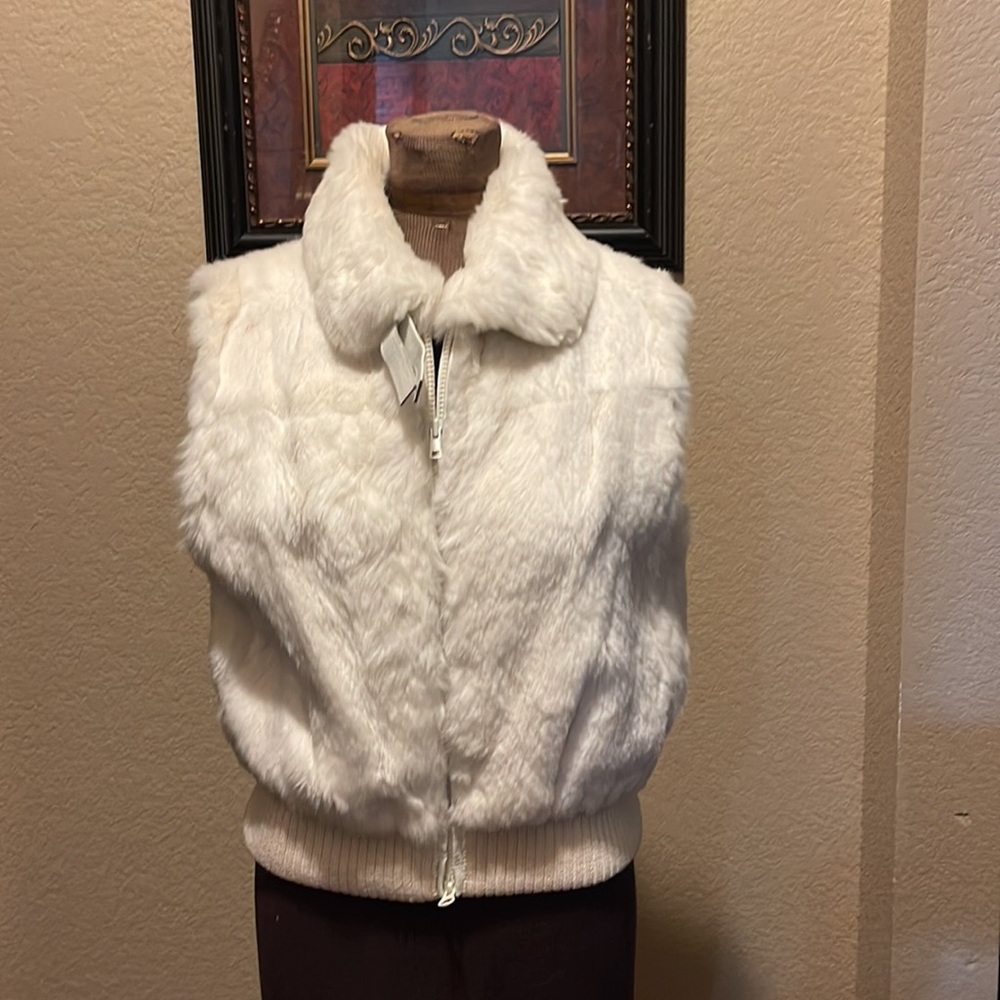 SPI New York, 100% Rabbit Fur, fully satin lined Vest! Size M, White!!! 🐰🐰🐰🐰